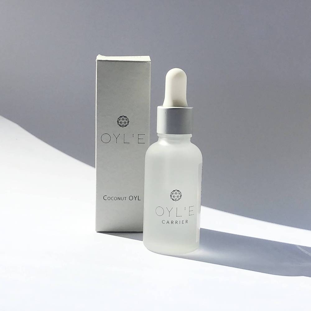 FRACTIONATED COCONUT CARRIER OIL