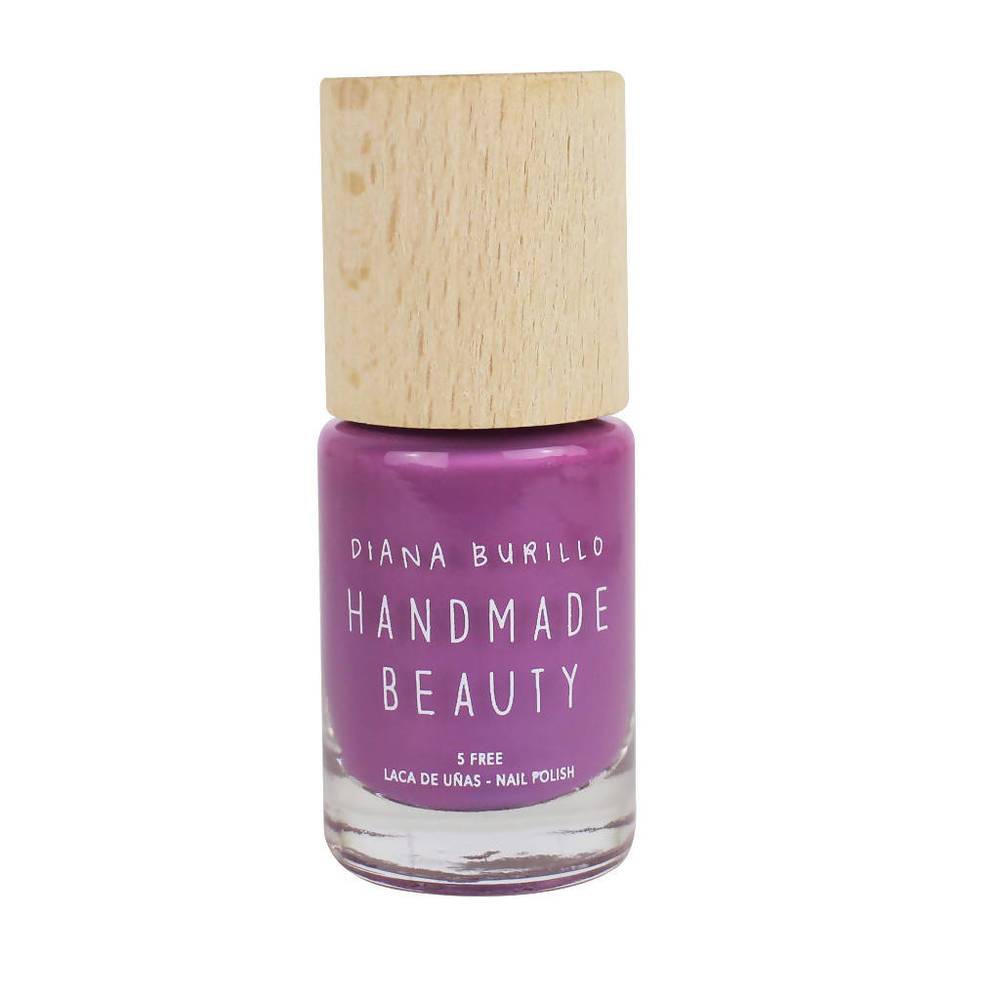 PLUM NAIL POLISH